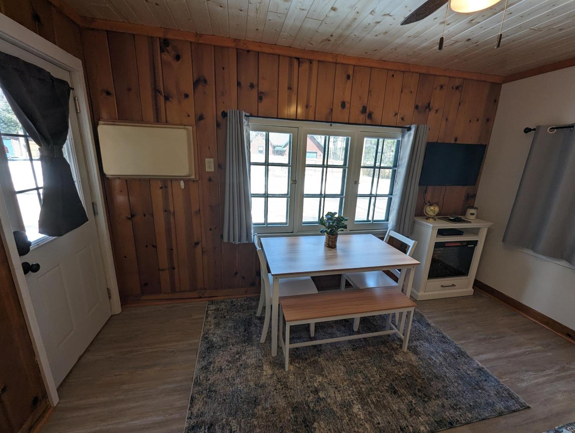 Riverside Point Resort Motel Park Rapids Room photo